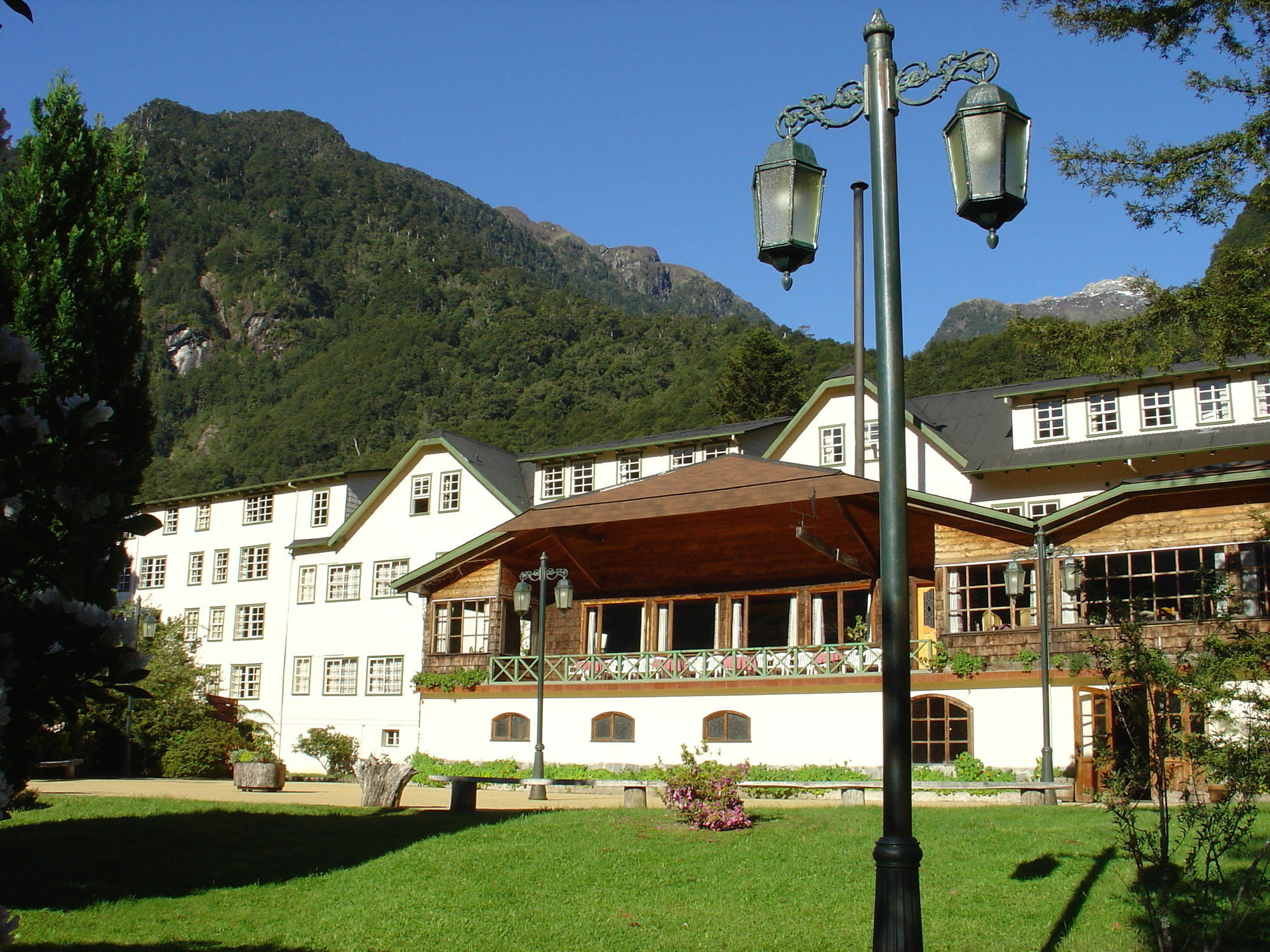 Hotel Peulla Exterior photo
